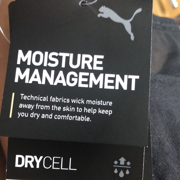 HOST PICK 🇨🇦Puma T shirt - Picture 4 of 4